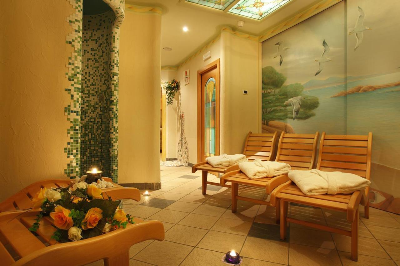 Hotel Villa Emma Madonna di Campiglio Exterior photo
