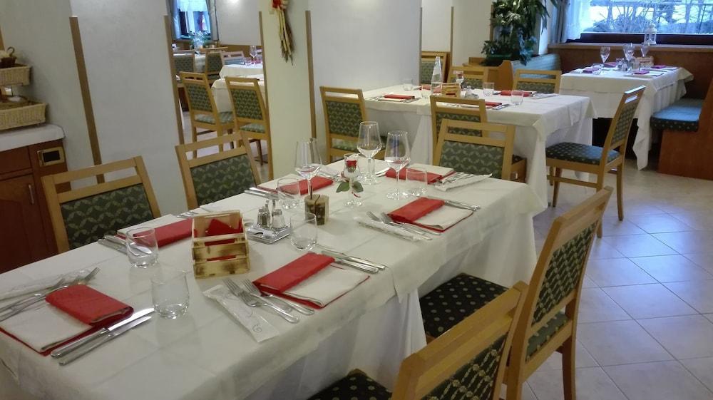 Hotel Villa Emma Madonna di Campiglio Exterior photo