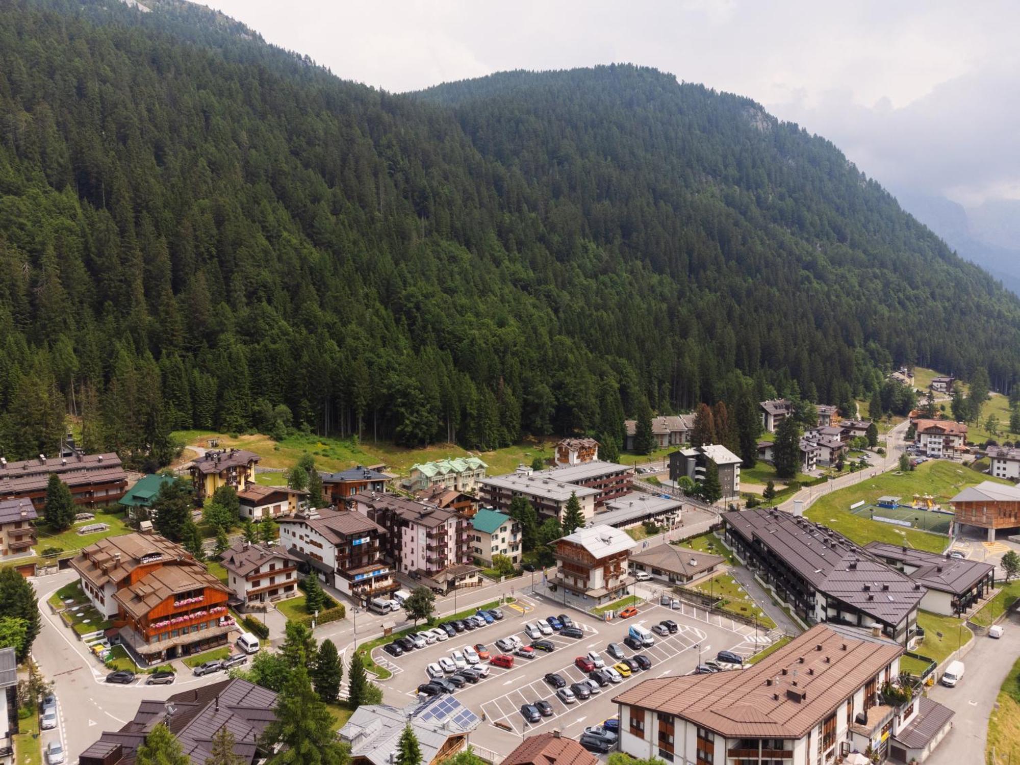 Hotel Villa Emma Madonna di Campiglio Exterior photo